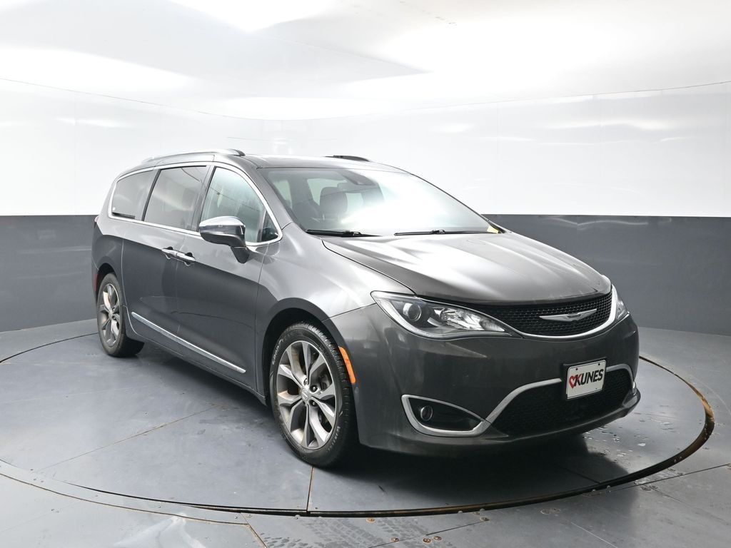 Used 2019 Chrysler Pacifica Limited Van Passenger Van
