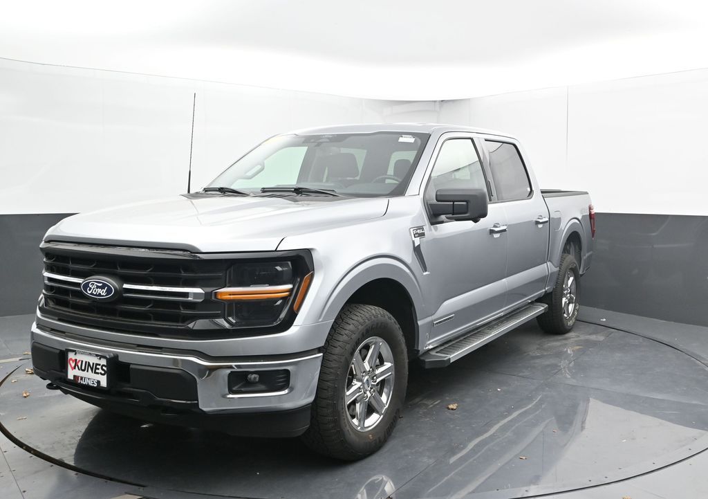 2024 Ford F-150 XLT photo 3