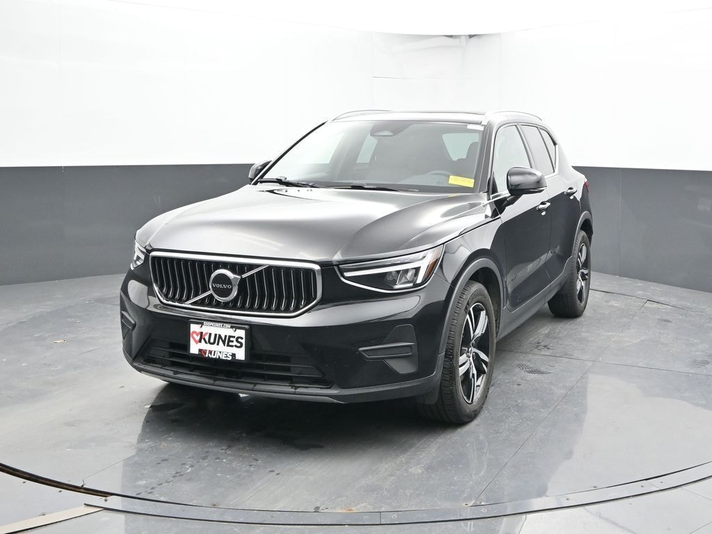 Used 2025 Volvo XC40 B5 Core Bright Theme SUV