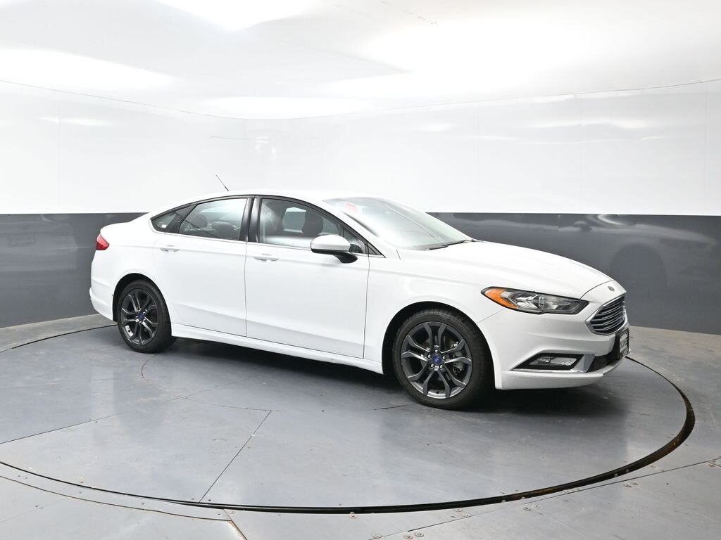 Used 2018 Ford Fusion SE Sedan