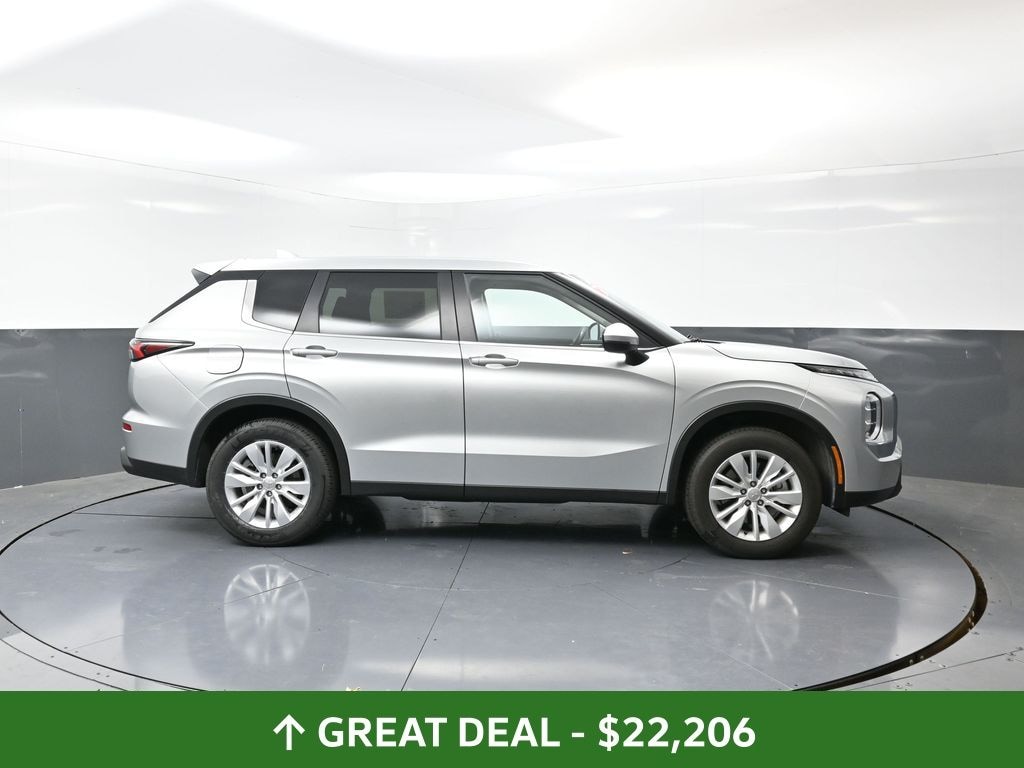 Used 2025 Mitsubishi Outlander ES SUV