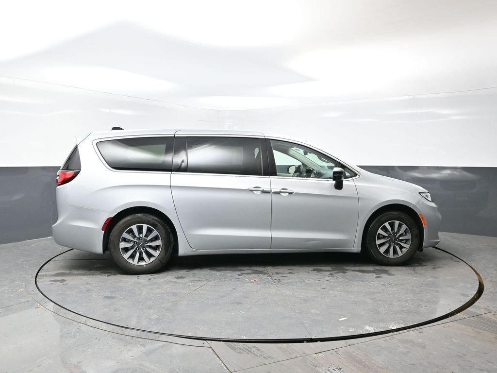 Used 2024 Chrysler Pacifica Plug-In Hybrid Select Van Passenger Van