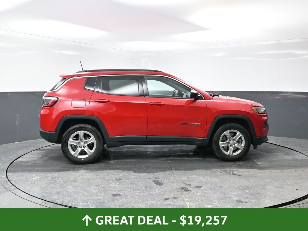 Used 2024 Jeep Compass Latitude SUV