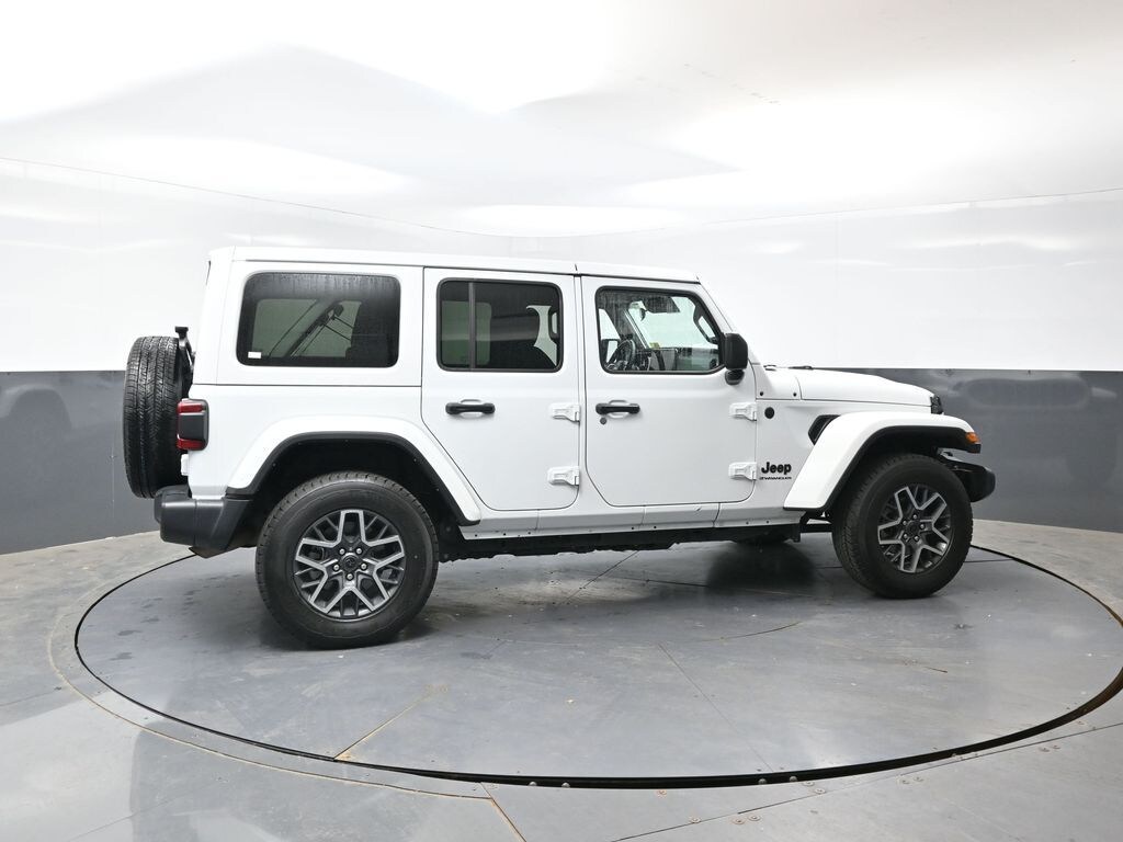 Used 2025 Jeep Wrangler Sahara SUV