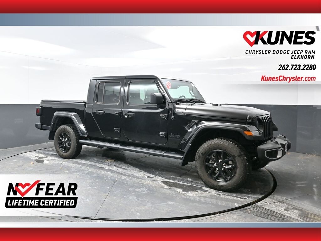 Used 2023 Jeep Gladiator Sport Truck Crew Cab