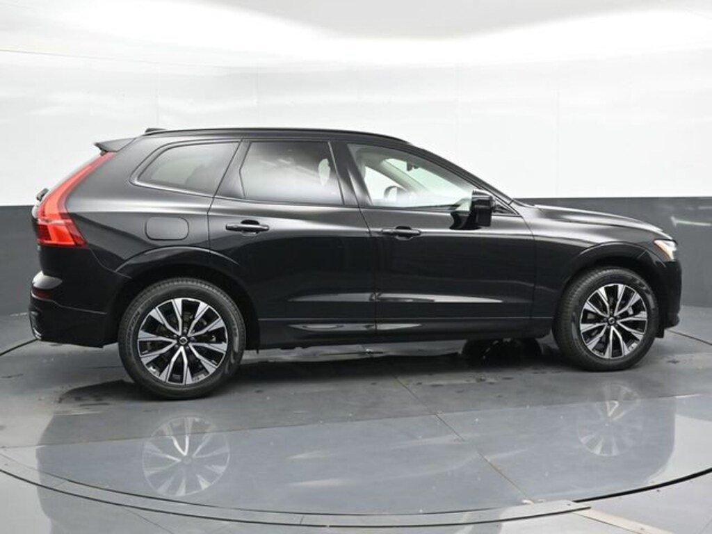 Used 2023 Volvo XC60 Plus Dark Theme