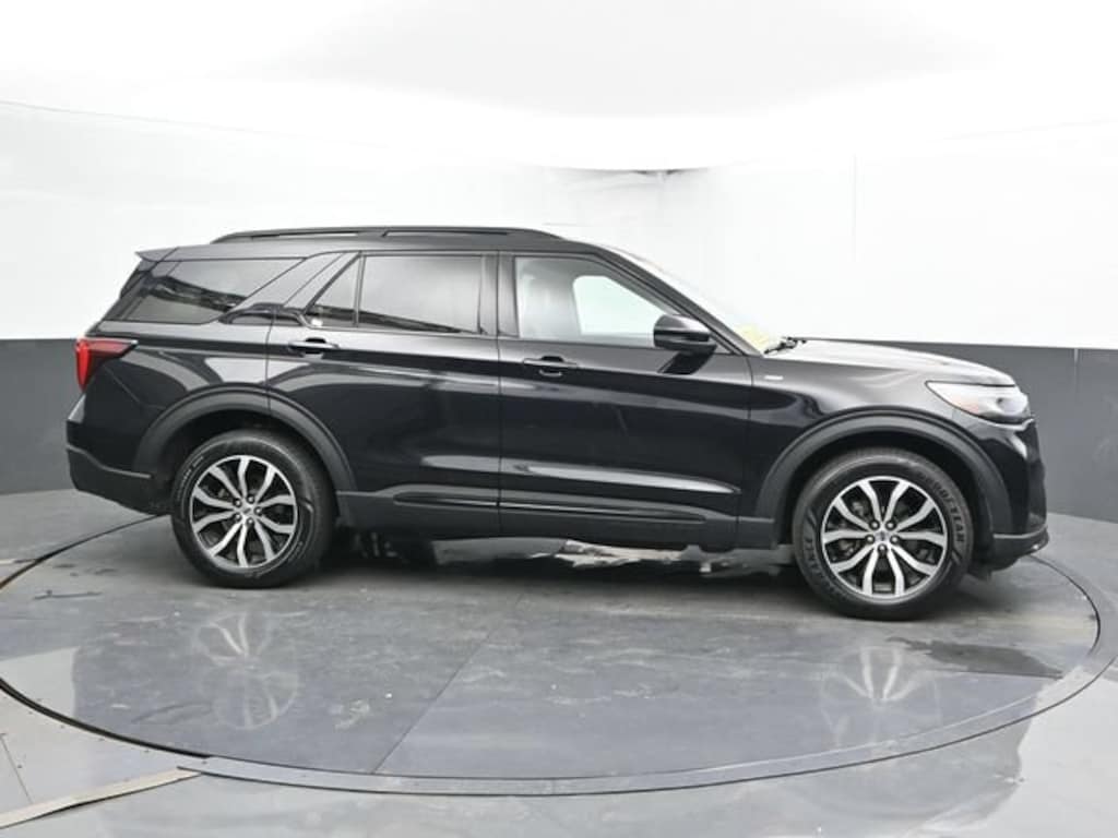 Used 2025 Ford Explorer ST-Line