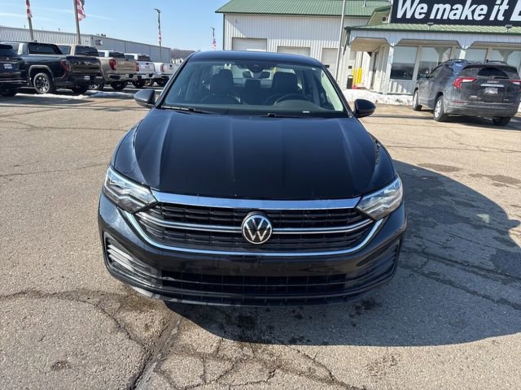 Used 2024 Volkswagen Jetta SE