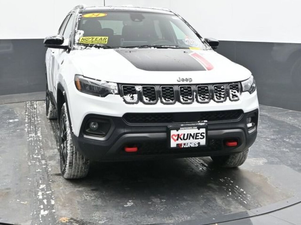 Used 2024 Jeep Compass Trailhawk
