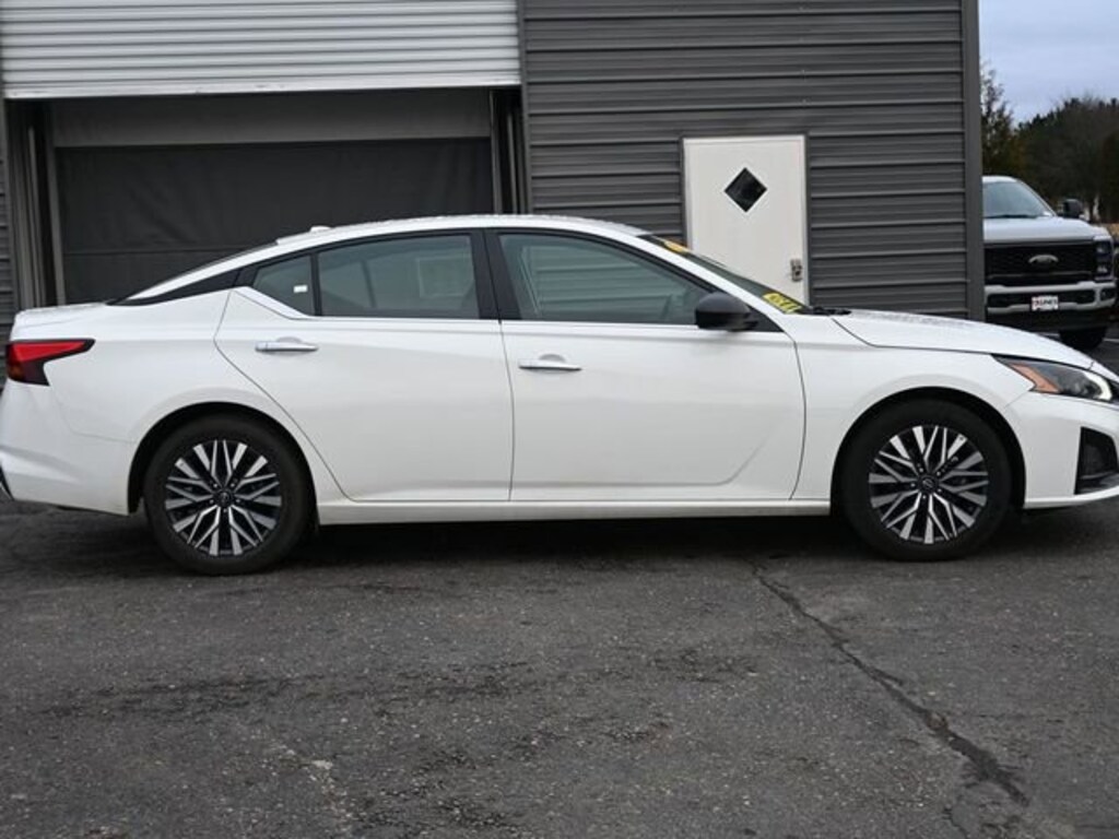 Used 2025 Nissan Altima SV
