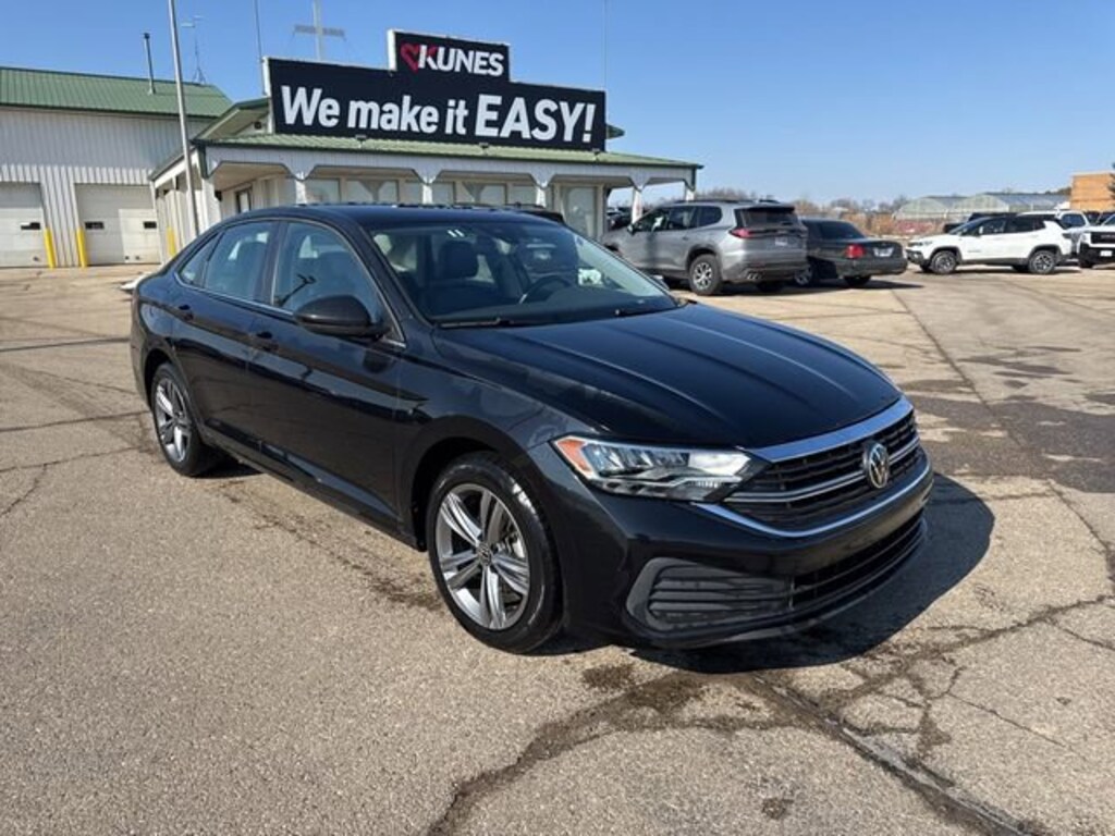 Used 2024 Volkswagen Jetta SE
