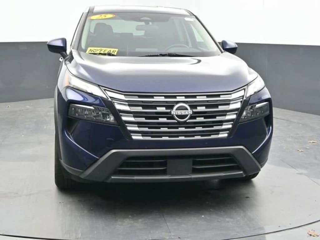 Used 2025 Nissan Rogue SV