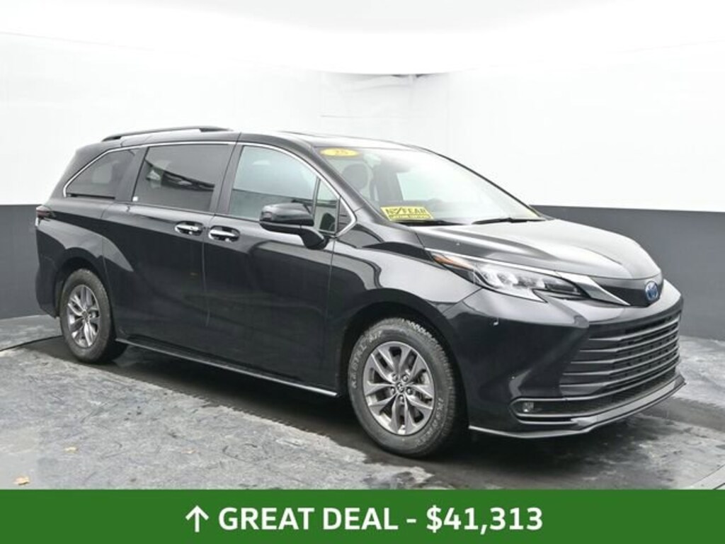 Used 2025 Toyota Sienna XLE