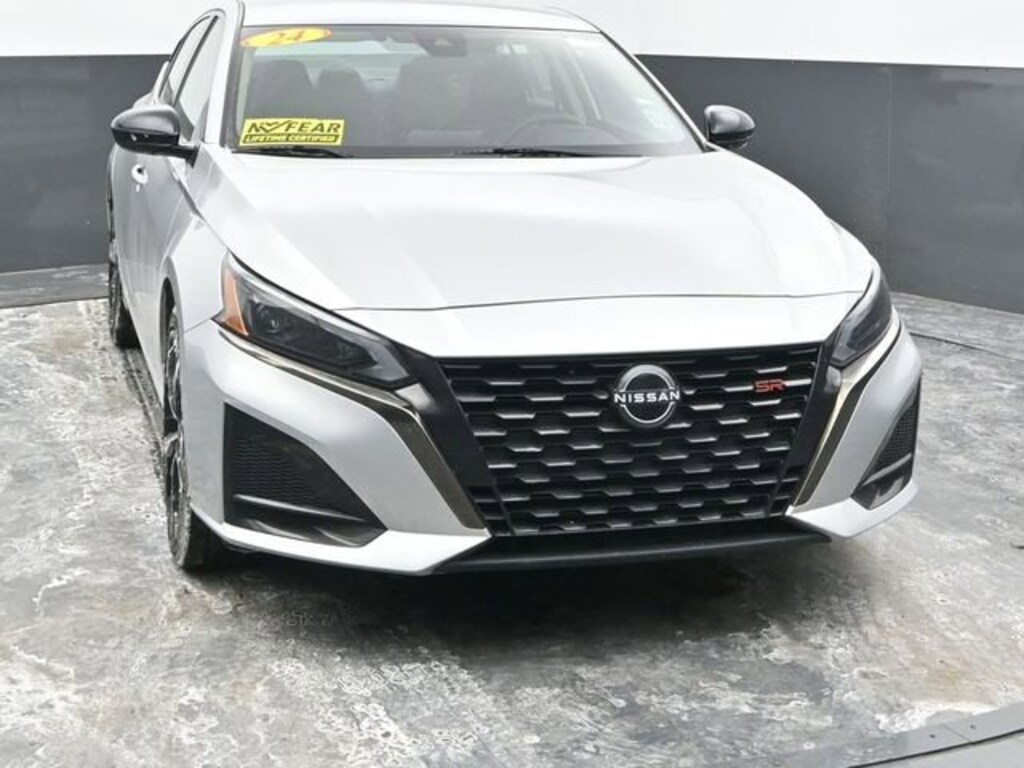 Used 2024 Nissan Altima 2.5 SR