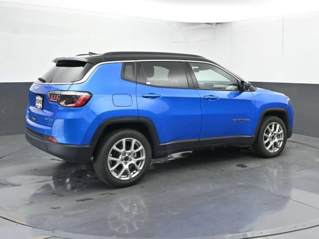 Used 2025 Jeep Compass Limited