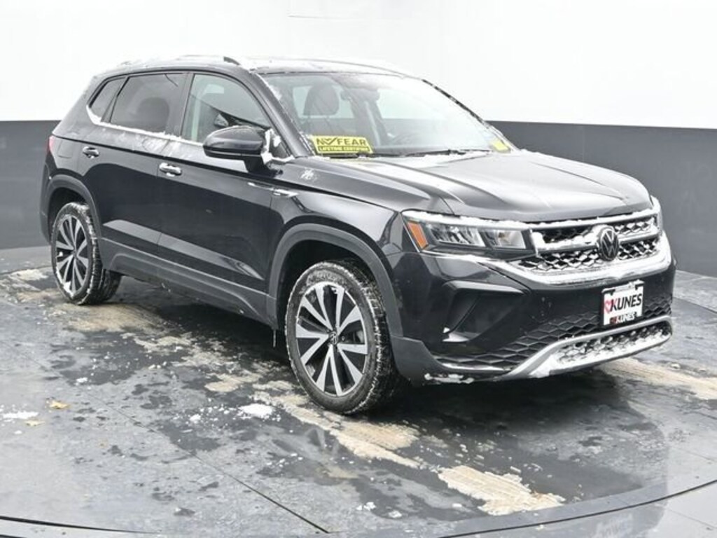 Used 2024 Volkswagen Taos SE