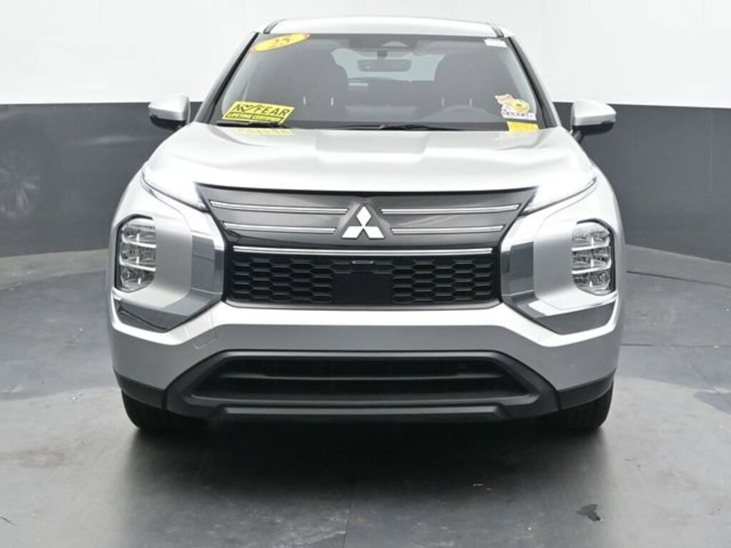 Used 2025 Mitsubishi Outlander ES