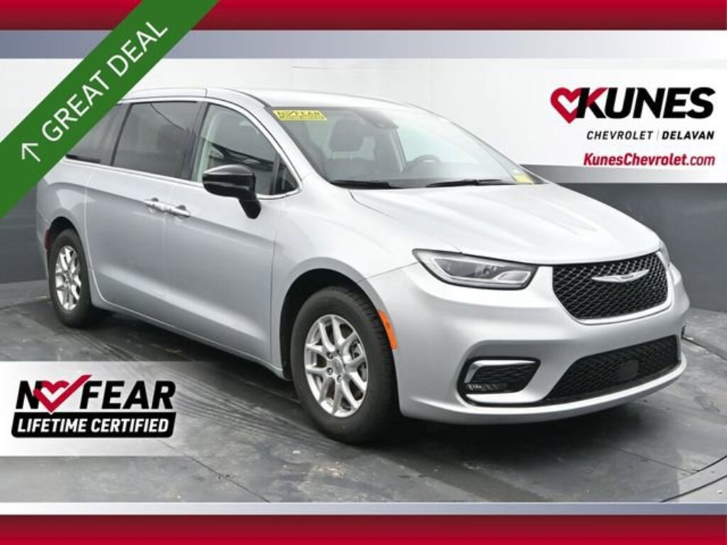 Used 2024 Chrysler Pacifica Touring L