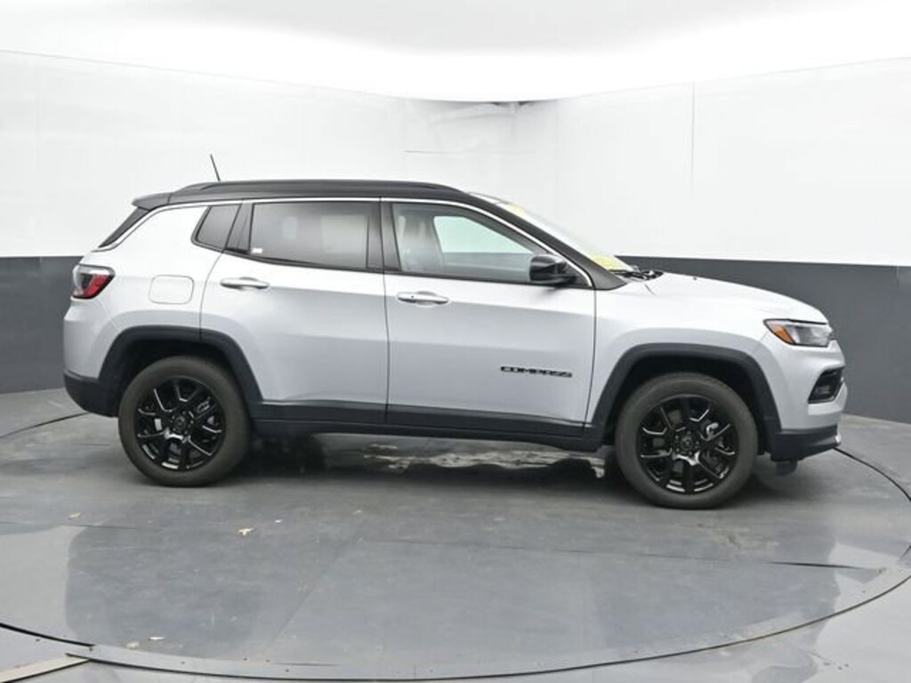 Used 2025 Jeep Compass Limited