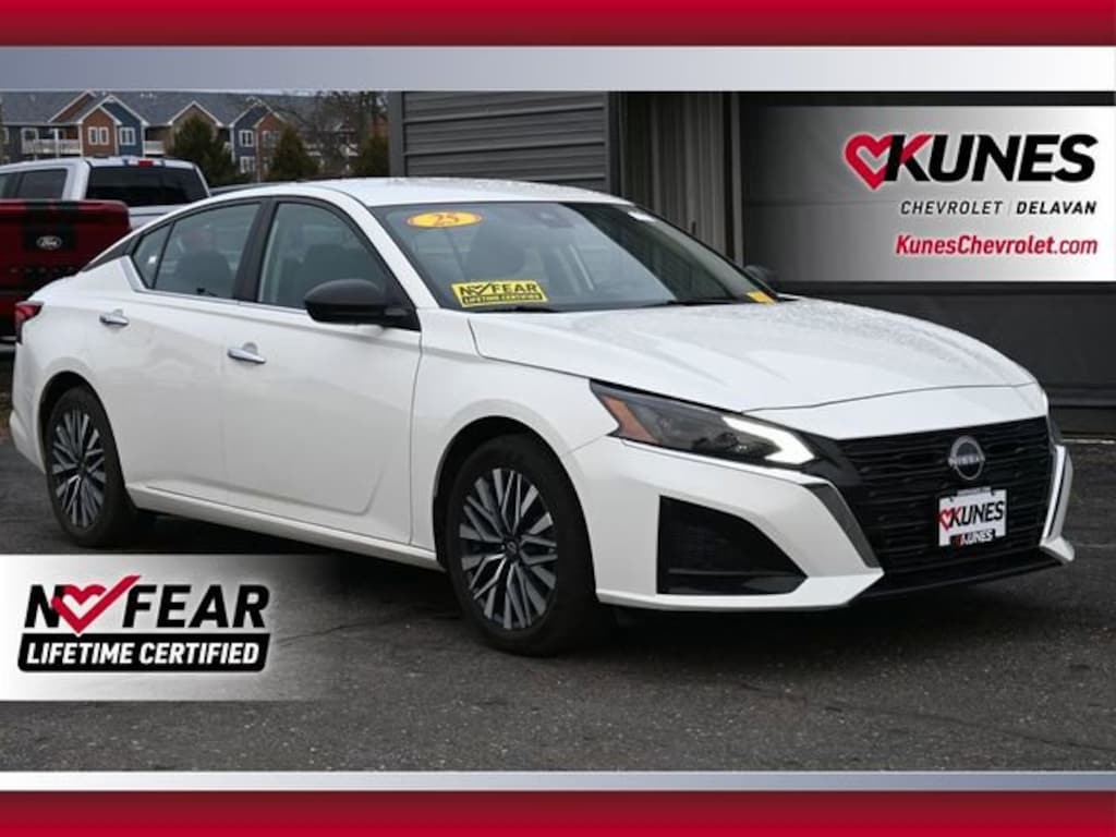 Used 2025 Nissan Altima SV