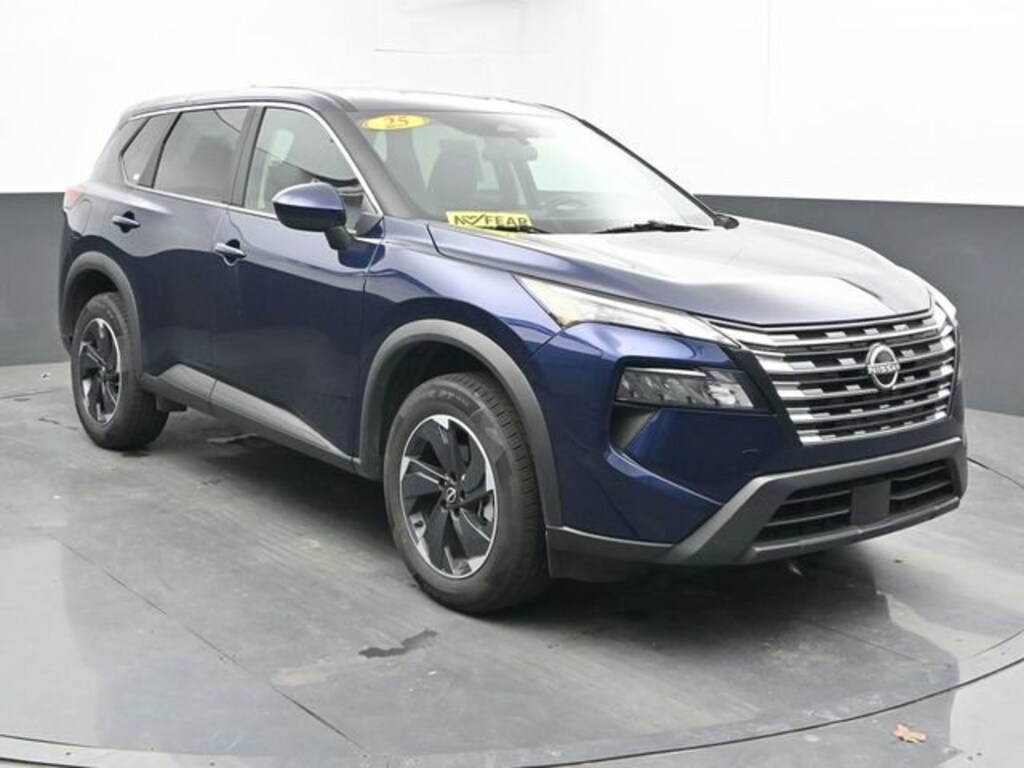 Used 2025 Nissan Rogue SV