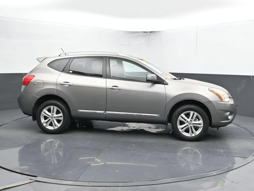 Used 2013 Nissan Rogue SV