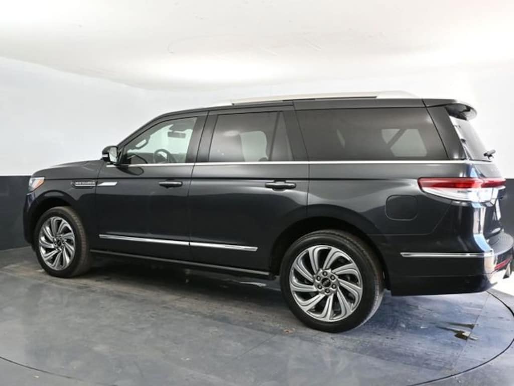 Used 2023 Lincoln Navigator Reserve