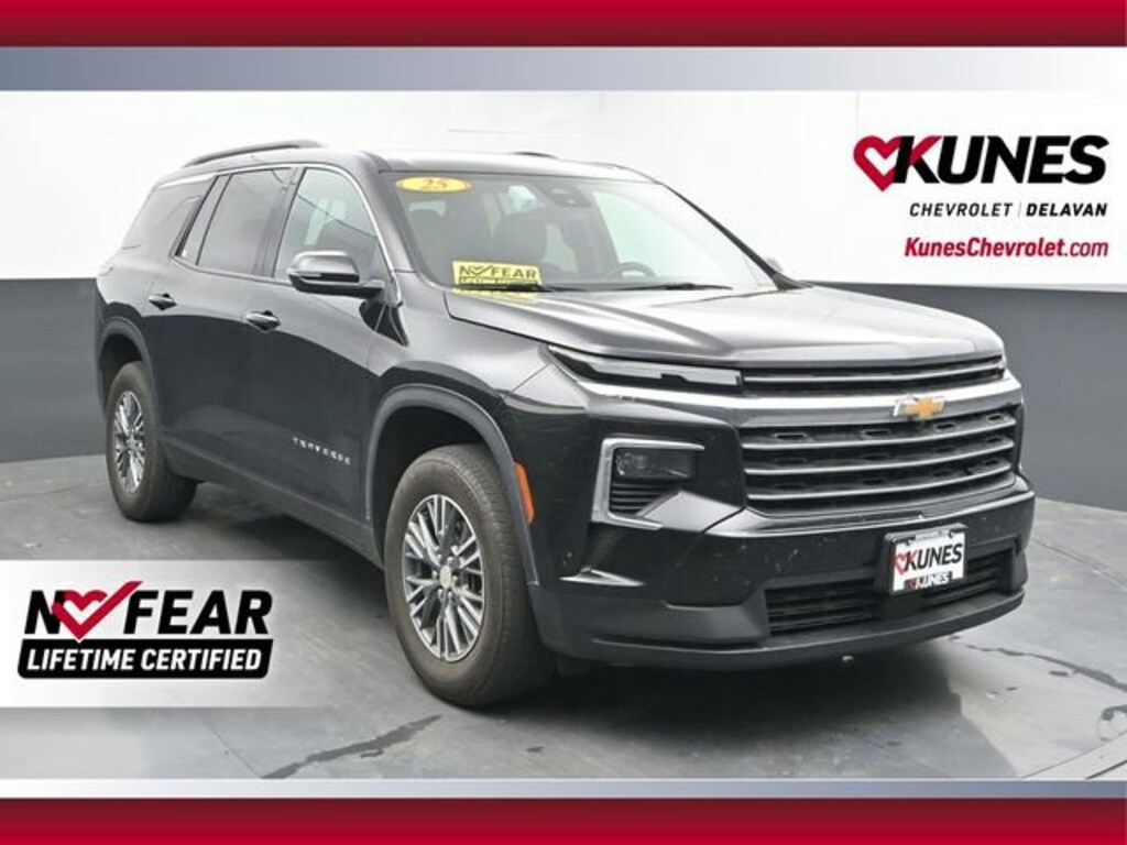 Used 2025 Chevrolet Traverse LT SUV