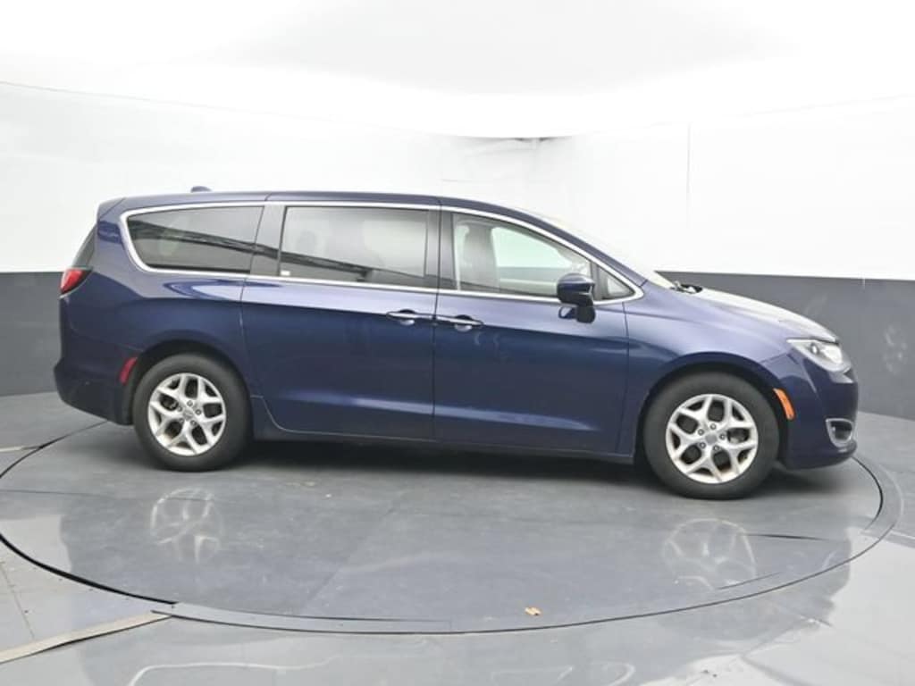 Used 2017 Chrysler Pacifica Touring Plus