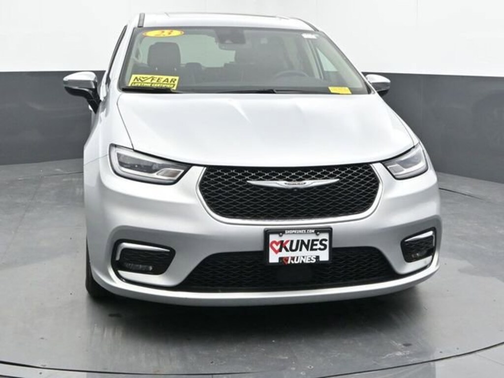 Used 2023 Chrysler Pacifica Hybrid Limited