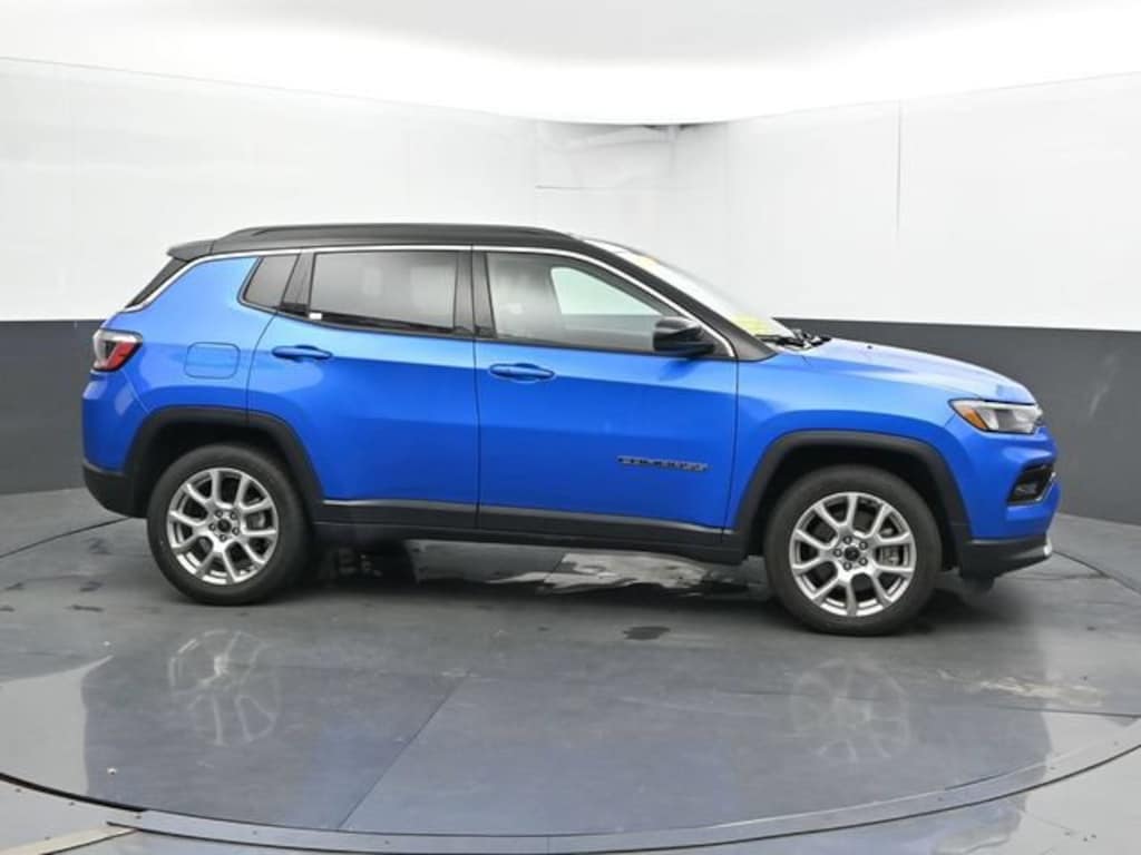 Used 2025 Jeep Compass Limited