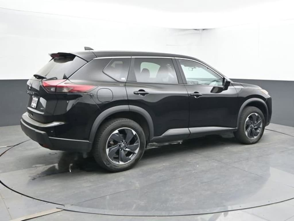 Used 2025 Nissan Rogue SV