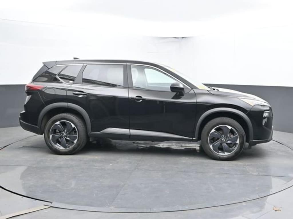 Used 2025 Nissan Rogue SV