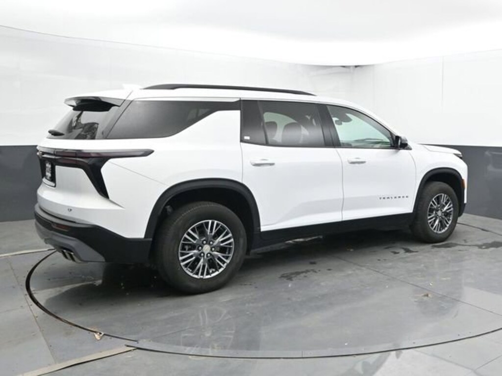 Used 2024 Chevrolet Traverse LT SUV
