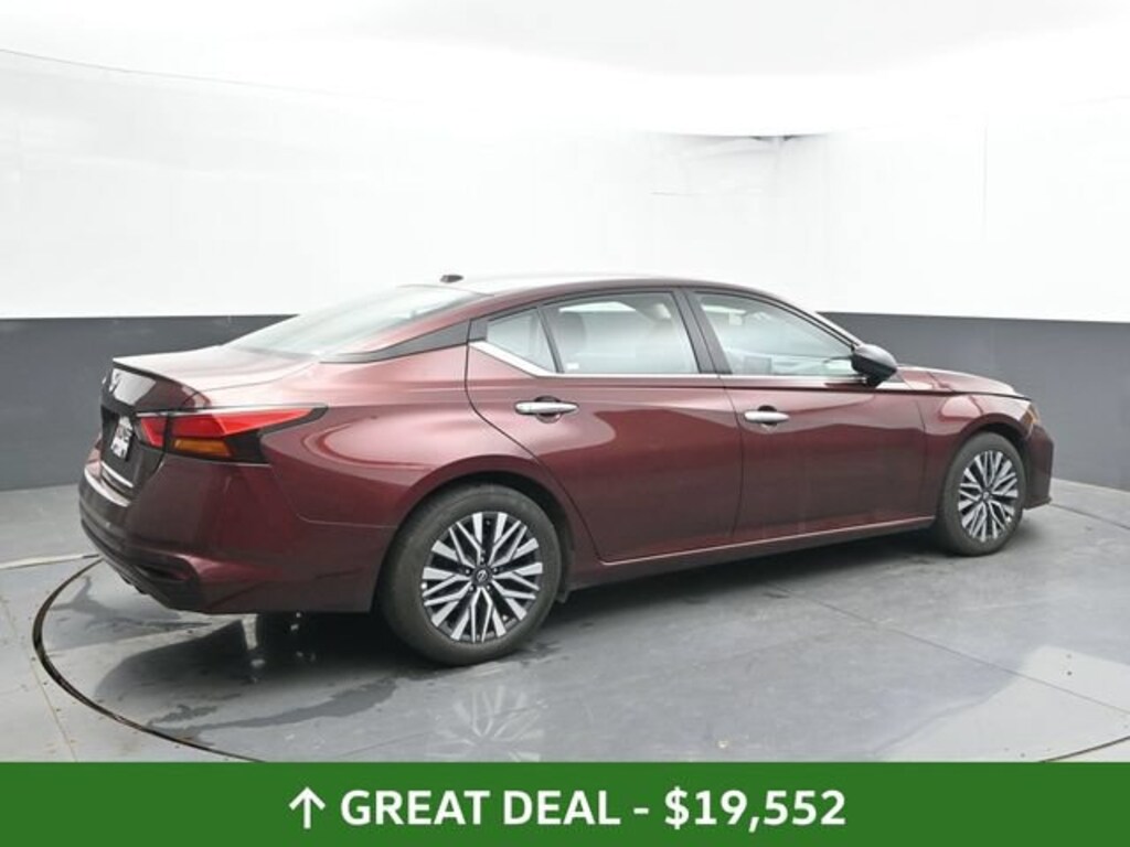 Used 2025 Nissan Altima SV