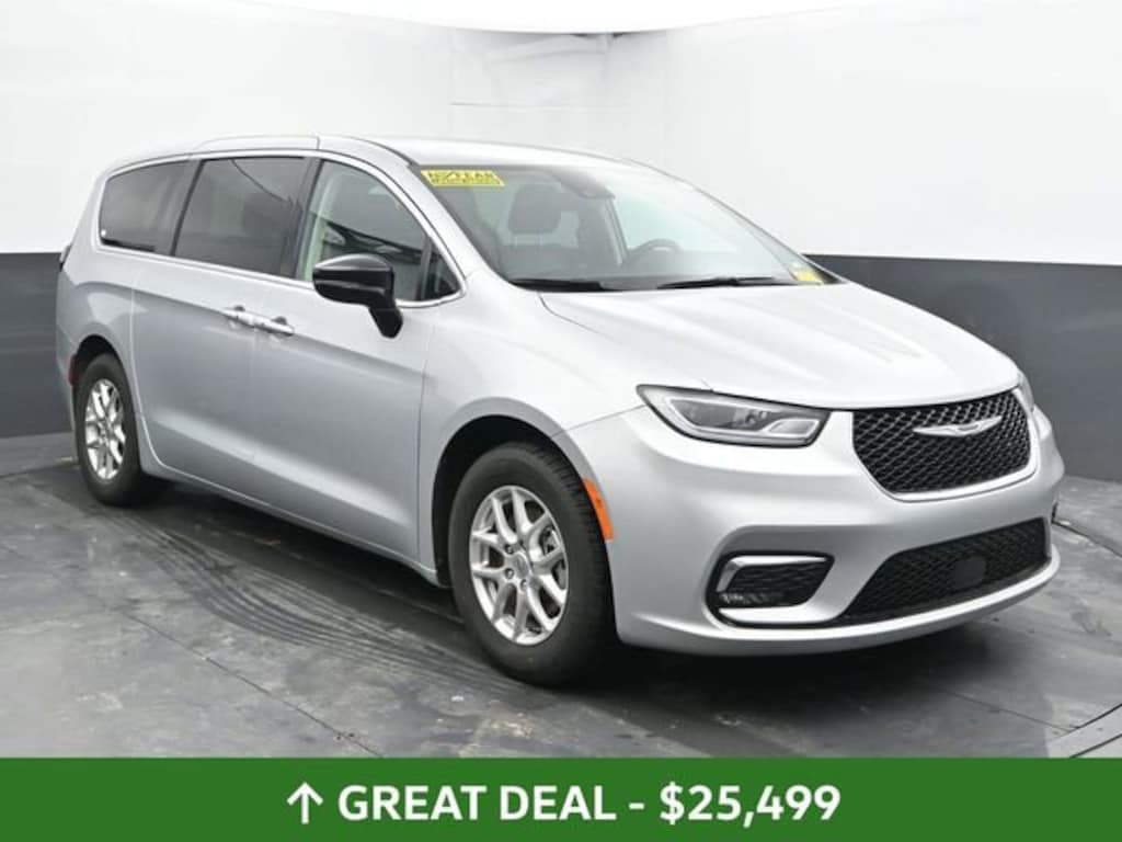Used 2024 Chrysler Pacifica Touring L