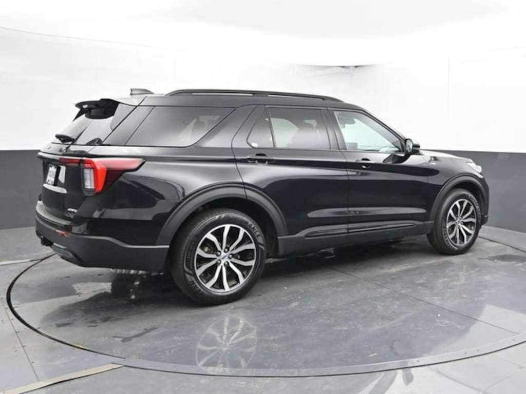 Used 2025 Ford Explorer ST-Line