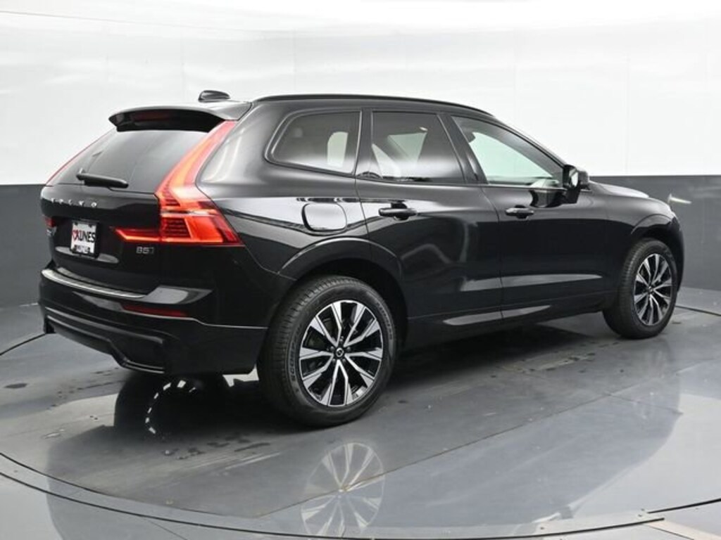 Used 2023 Volvo XC60 Plus Dark Theme