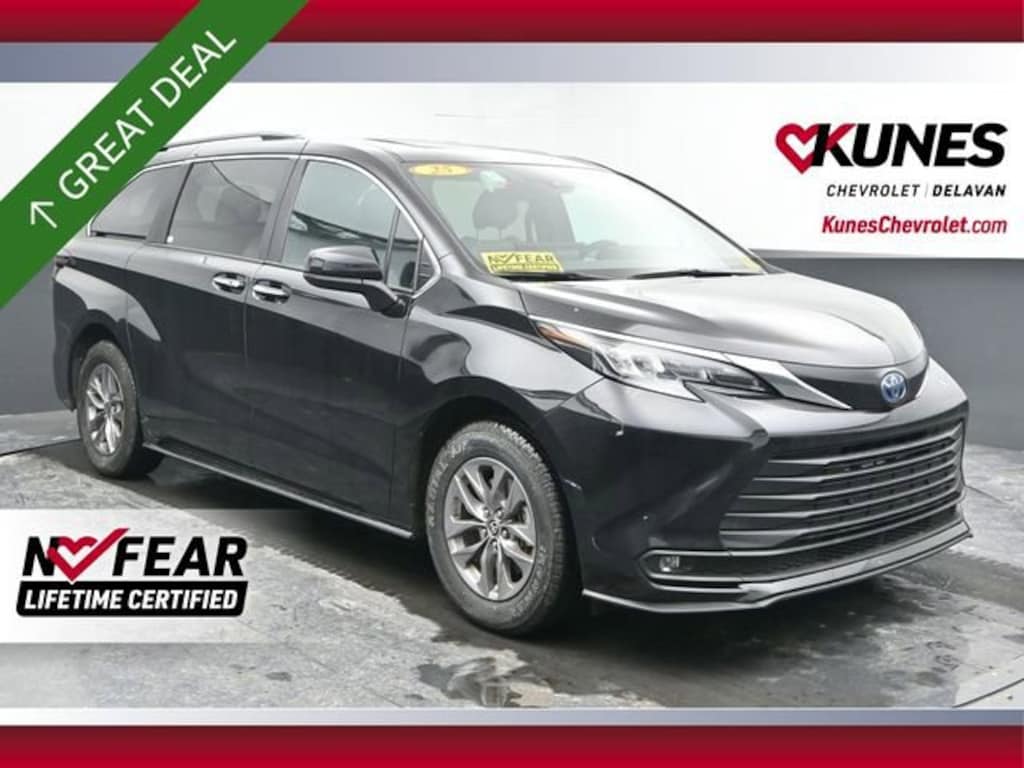 Used 2025 Toyota Sienna XLE