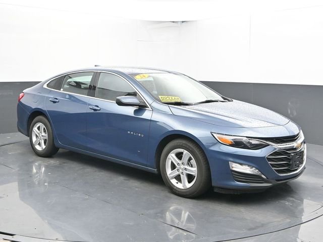 2024 Chevrolet Malibu 1LT photo 2
