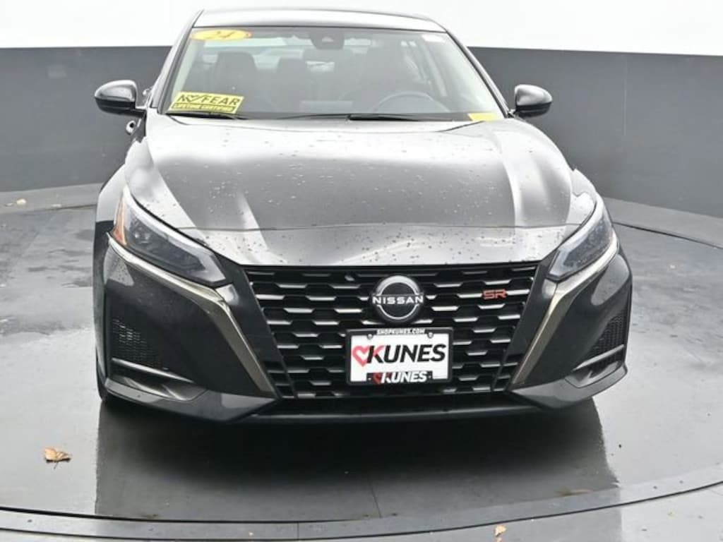 Used 2024 Nissan Altima 2.5 SR