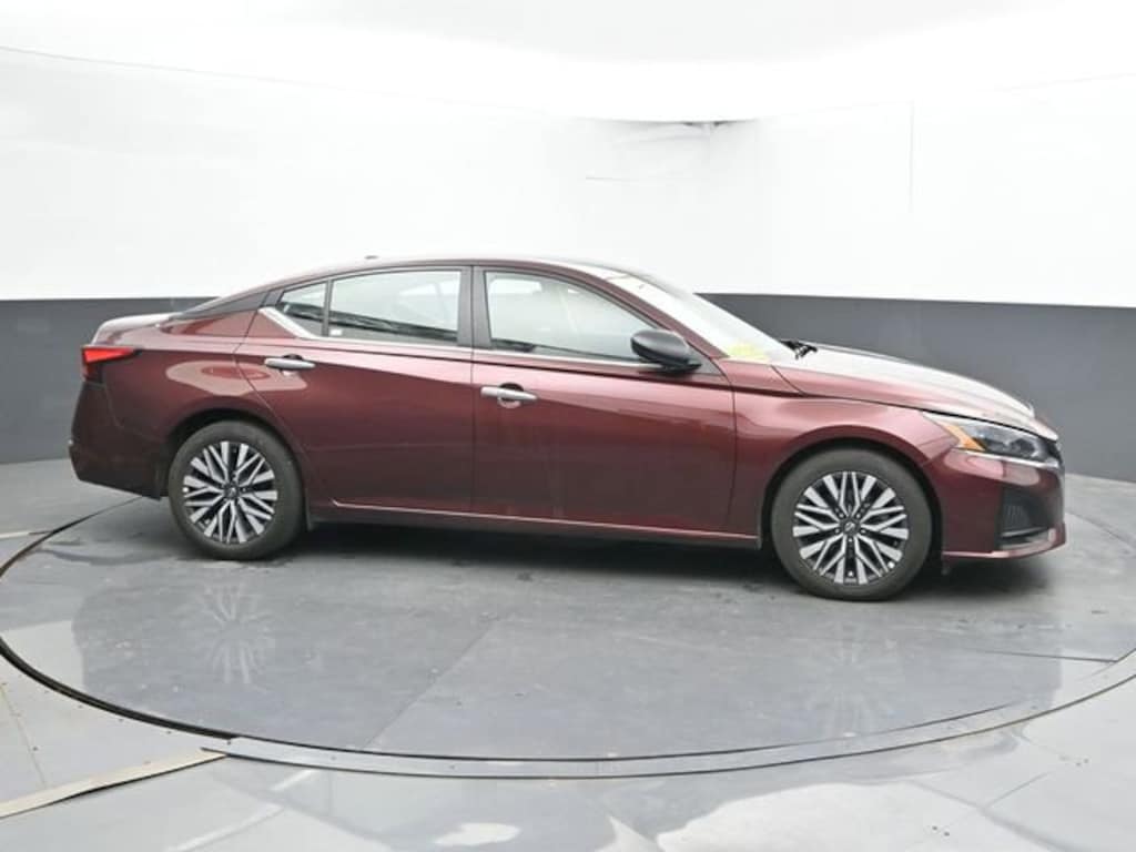 Used 2025 Nissan Altima SV