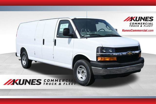 2026 Chevrolet Express 2500 Extended Work Van HD's photo