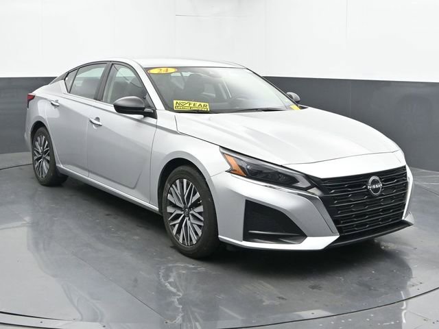 2024 Nissan Altima 2.5 SV photo 2