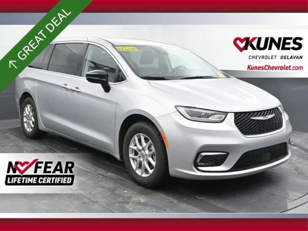 Used 2024 Chrysler Pacifica Touring L