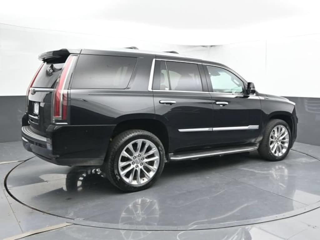 Used 2018 CADILLAC Escalade Luxury SUV