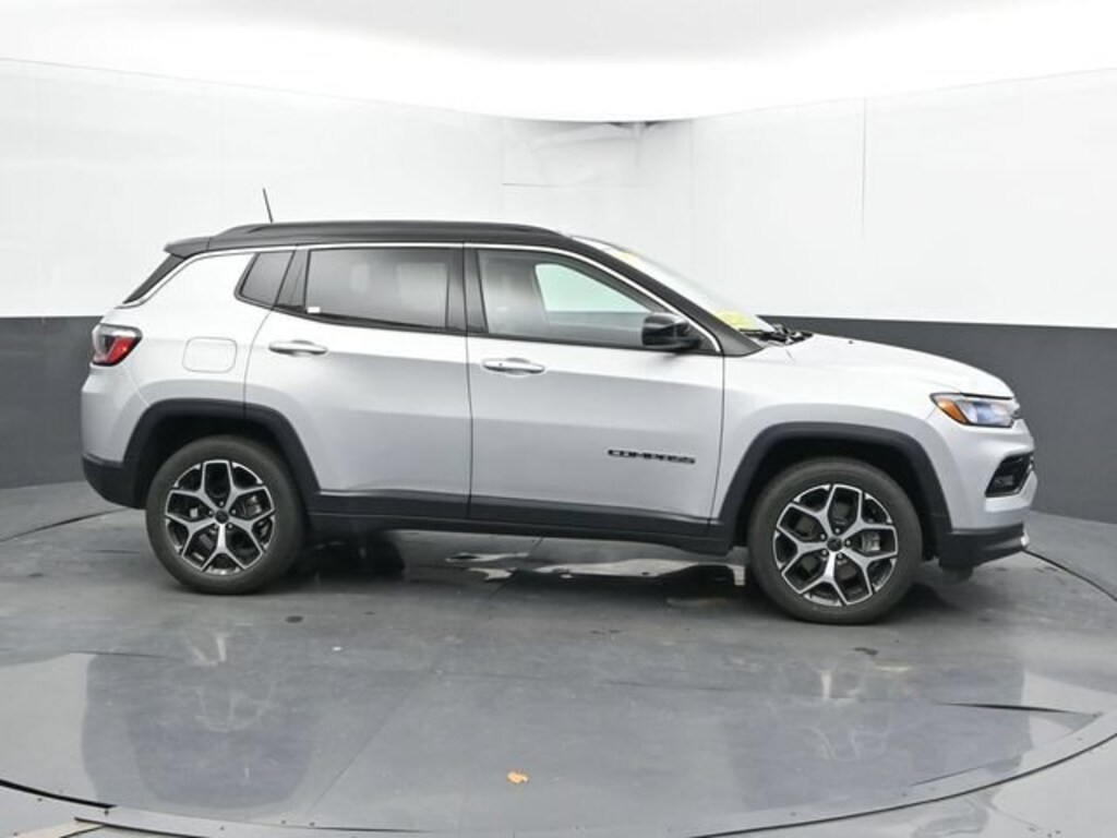 Used 2025 Jeep Compass Limited