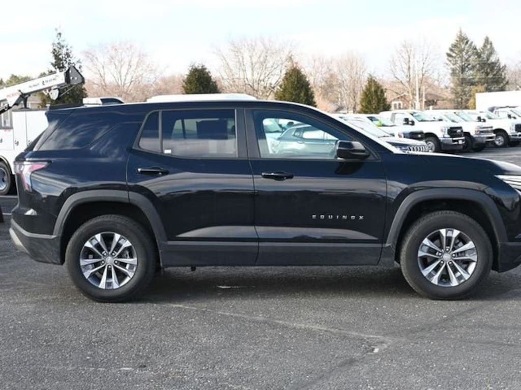 Used 2025 Chevrolet Equinox LT SUV