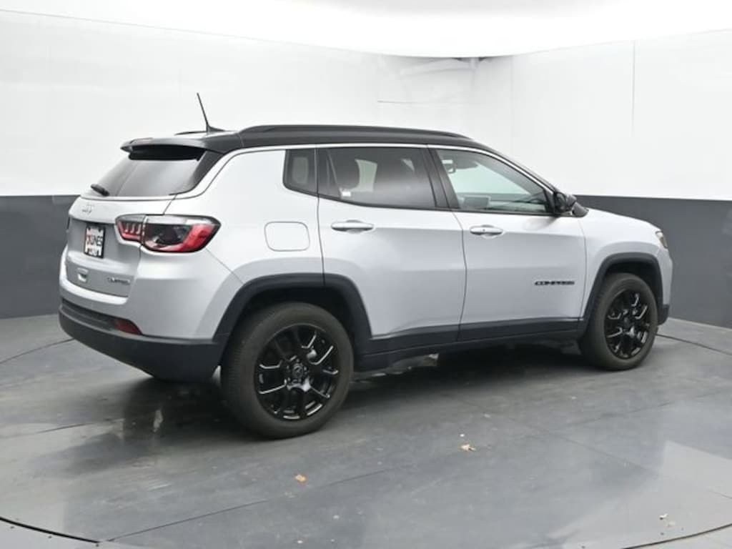 Used 2025 Jeep Compass Limited