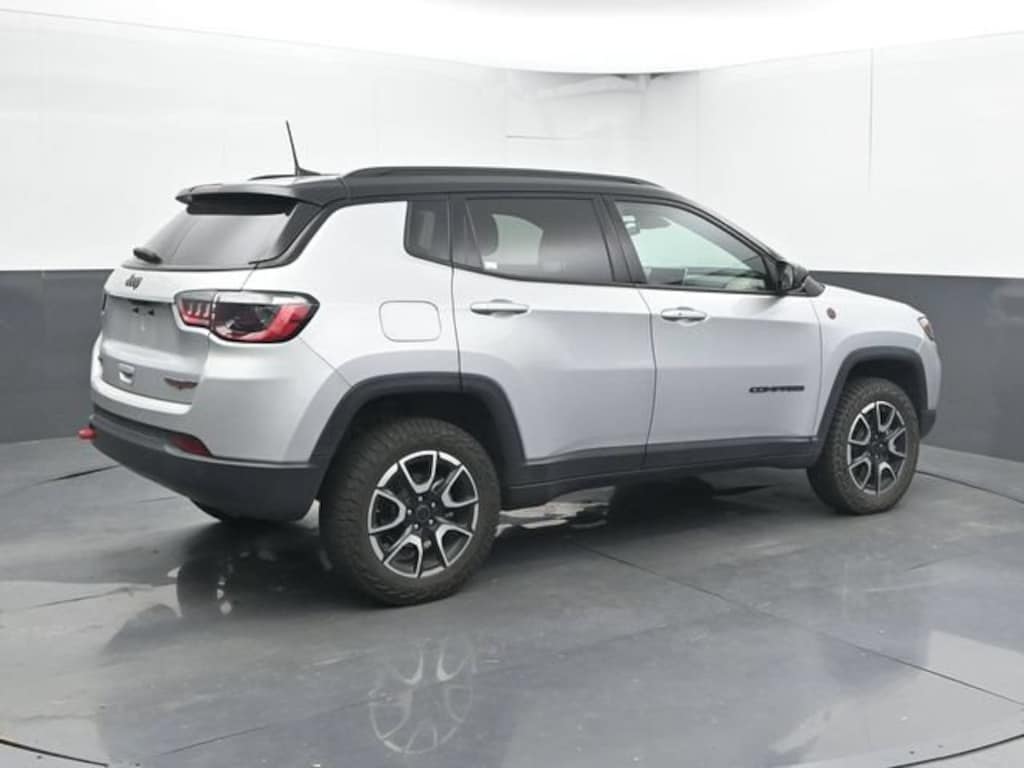 Used 2025 Jeep Compass Trailhawk